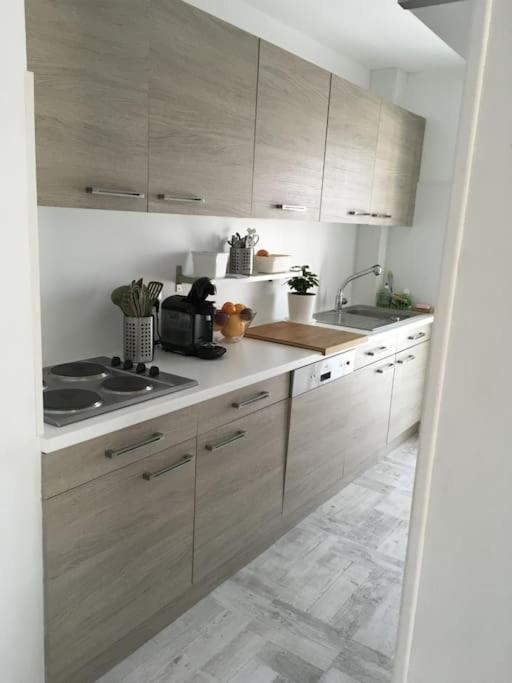 Appartement T3 Proche De La Mer Narbonne Buitenkant foto